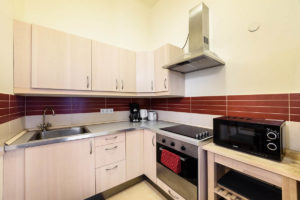 Budapest Apartment: Sunny Flat