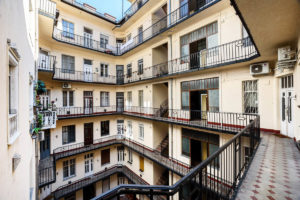 Budapest Apartment: Sunny Flat