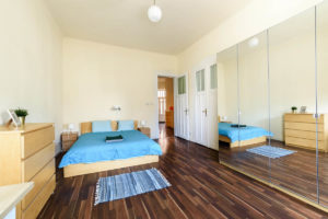 Budapest Apartment: Sunny Flat