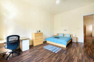 Budapest Apartment: Sunny Flat