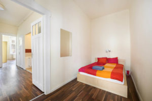 Budapest Apartment: Sunny Flat